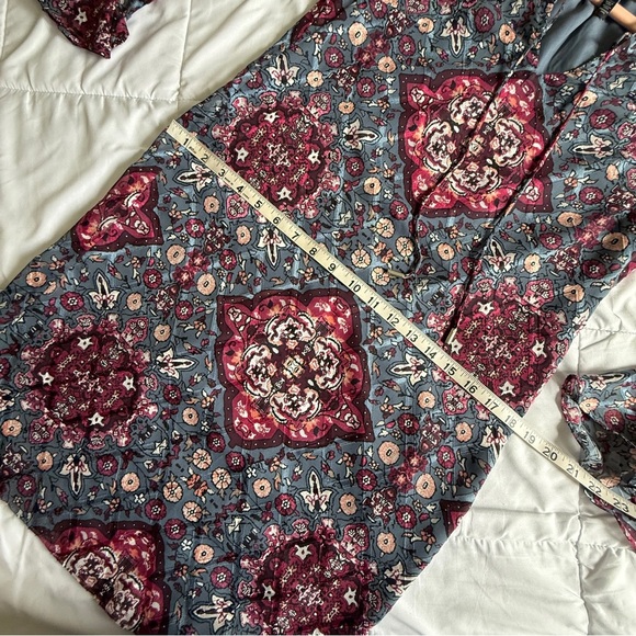 White House Black Market Boho Print Bell Sleeve Dress Size XS - Picture 11 of 12